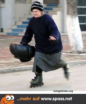 Statt einem Gehstock lieber Inlineskates Lustige Bilder auf