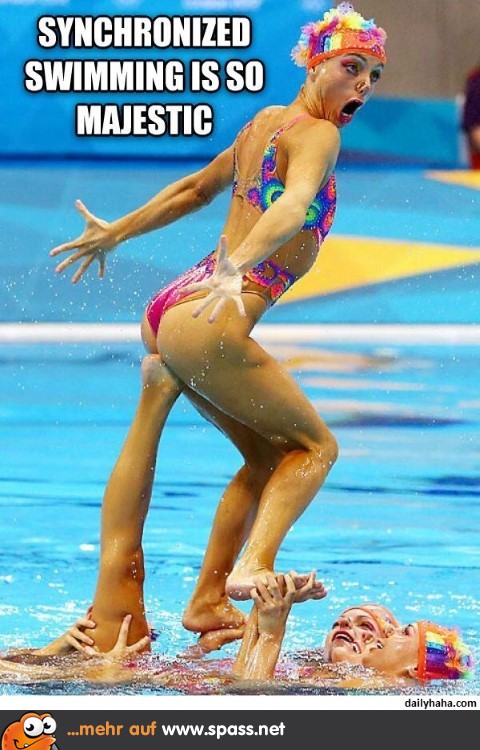 Majestätisches Synchronschwimmen