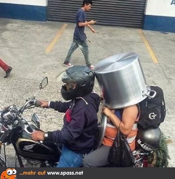 Wenn du den Helm verlegt hast… Lustige Bilder auf