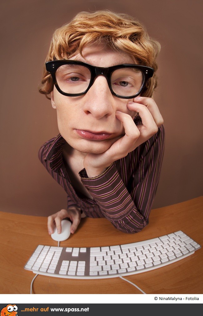 Nerd vorm Computer