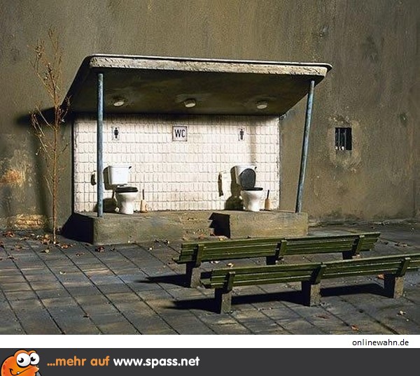 Sehr öffentliche Toilette