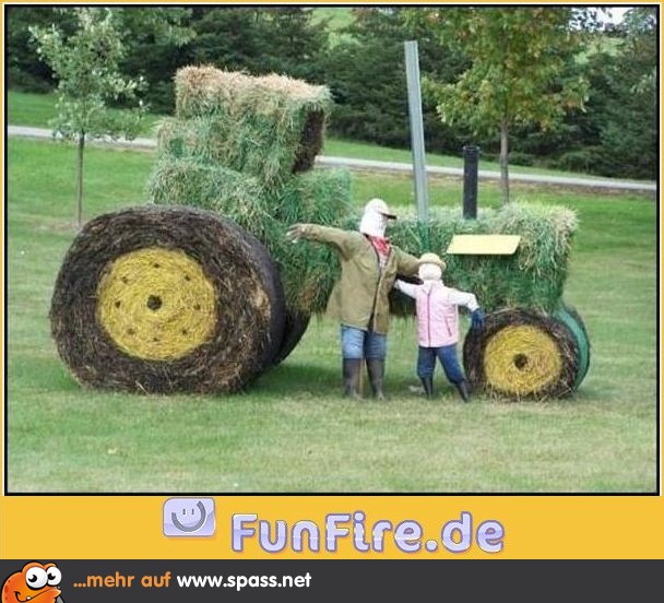 Traktor aus Heu Lustige Bilder auf