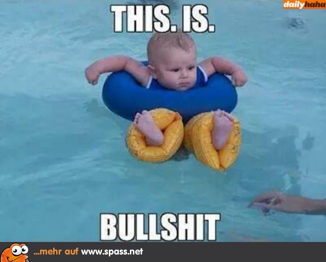 schwimmendes Baby
