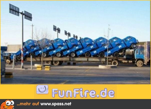 blaue LKW Transporter
