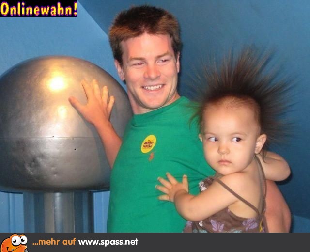 Haare aufgeladen Vater Kind